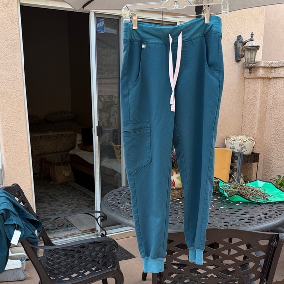 Figs Deep Teal Medical Scrub set - Picture 5 of 9